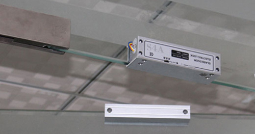 Installationsmethode für elektrische Fallriegelschlösser für Glastüren